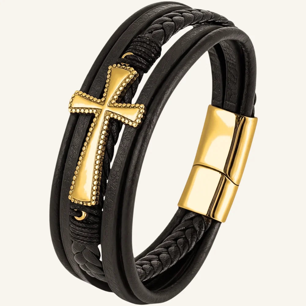 bracelet cuir multi-rangs et acier croix