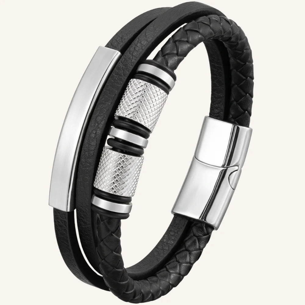 bracelet en cuir triple et pièces en acier