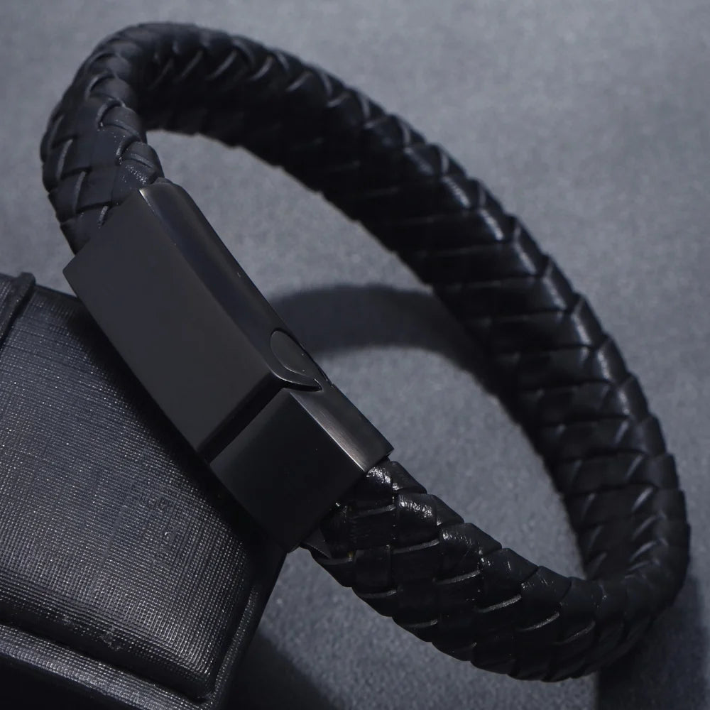 démo bracelet cuir tressé homme acier brossé Image